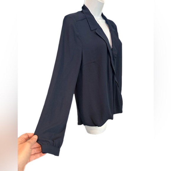 Daniel Rainn Navy Blue top - Picture 2 of 6